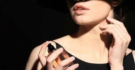 睡前喷洒香水能减缓认知能力的衰退?