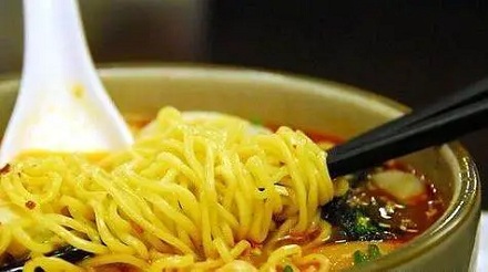 方便面为什么要烫卷发?