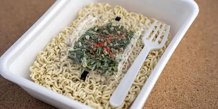 为什么方便面蔬菜包里只有葱没有蒜?