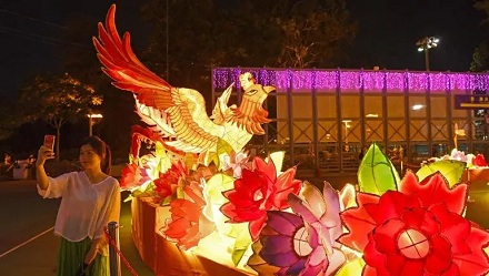 为什么香港中秋节当日不放假?