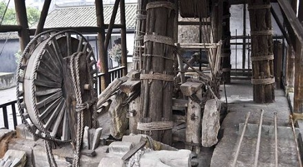 古代的盐那么贵,为啥大家不自己从海水中晒出来用?