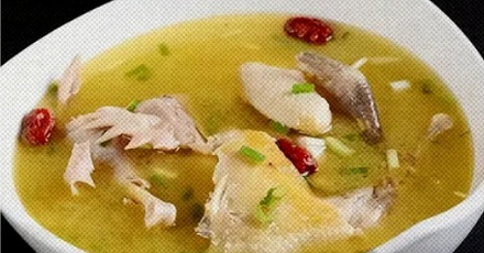 明明都是 100℃,为啥鱼汤要大火,鸡汤却要小火?