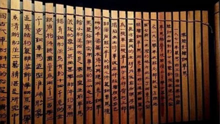 古代的文官公务员为什么腰间必须带一把小刀?