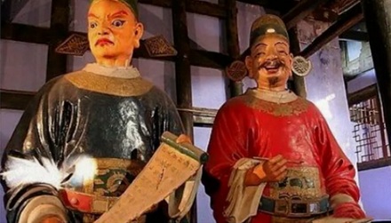 为啥老一辈忌讳「用红笔写人名」这件事儿?