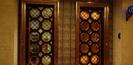 为什么 KTV 的门不能反锁,还得安透明玻璃?