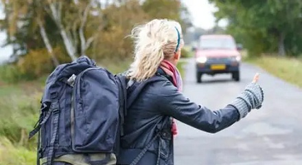 竖起大拇指是搭顺风车的意思?由来是什么?