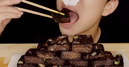 人类为什么喜欢吃臭的食物？