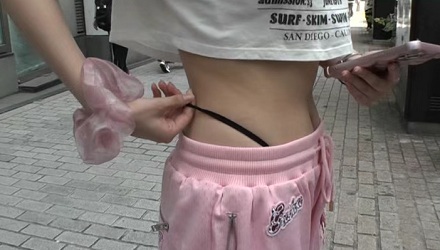 日本女生为何将内裤外露当时尚?