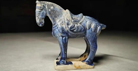 为什么唐三彩的马，尾巴都特别短？