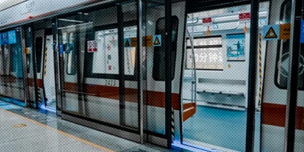 坐地铁时感觉「漏风」，是车厢没关好吗？