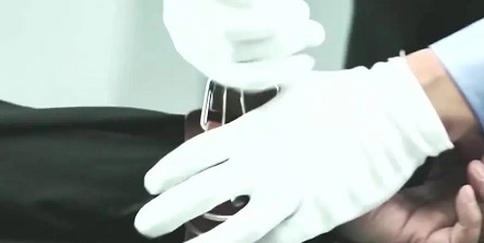 枪毙死刑犯到底是打头还是打心脏?