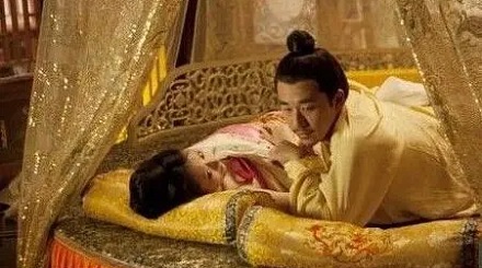 清朝妃子侍寝后为什么不能陪皇帝过夜?