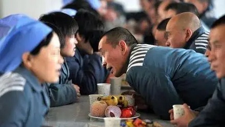 监狱里还能开小灶?