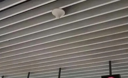 为啥地铁里手机有信号但是电梯里没有?