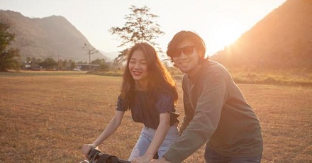 为何同龄男生比女生看起来更年轻？