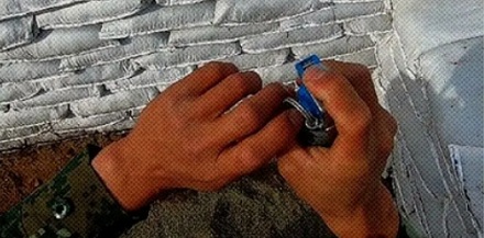 手榴弹的保险拔了再插回去,能不爆炸吗?