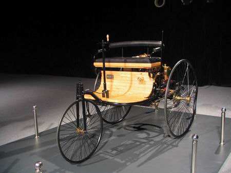 世界上的第一台汽车诞生于1886年