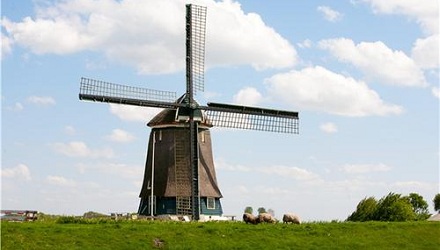 为啥把Netherlands翻译成荷兰?