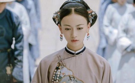 为什么满清后宫妃嫔中有的姓氏后有「佳」字?