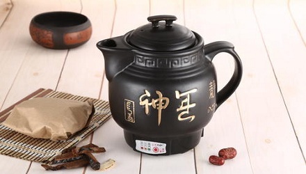 为什么通常需要用砂锅来熬中药?
